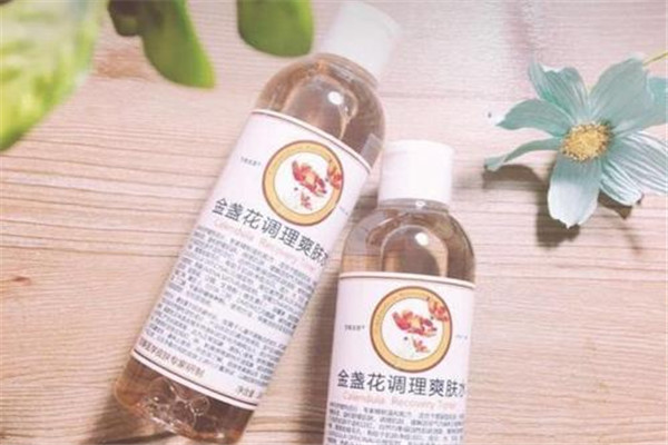 爽膚水敷臉有什么好處 根據自己的膚質來選擇爽膚水