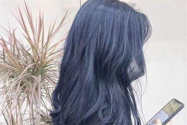 藍黑色頭發需要漂嗎 藍黑色頭發不漂可以染嗎