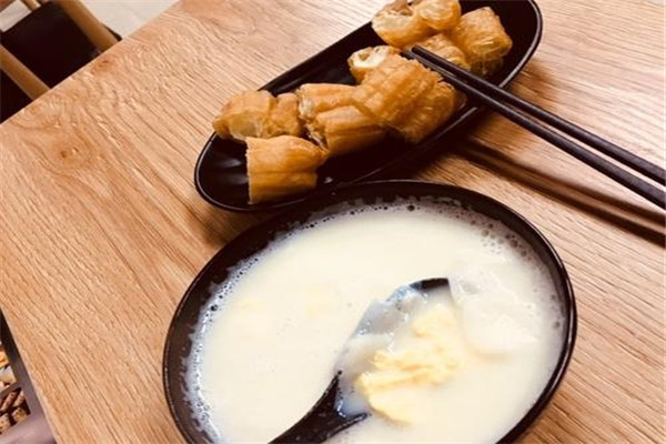 喝豆漿可以吃雞蛋嗎 豆漿最好不要喝雞蛋一起吃