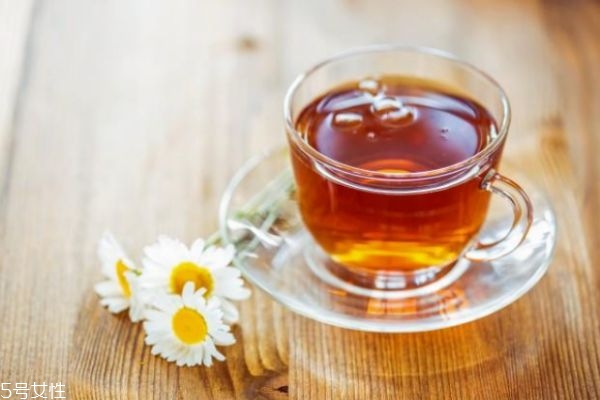 茶水要和洗發水一起用嗎 茶水洗頭發方法