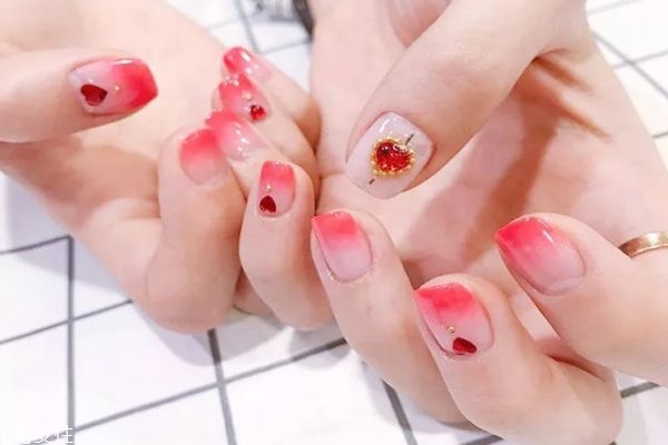 2019年流行哪些美甲風格 2019美甲流行色趨勢