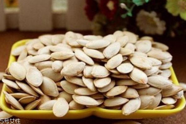 南瓜子有什么營養價值呢 吃南瓜子有什么好處呢