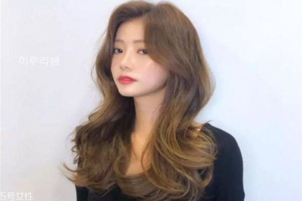 2019秋季染什么顏色好看不顯黃 2019秋季最新流行發色