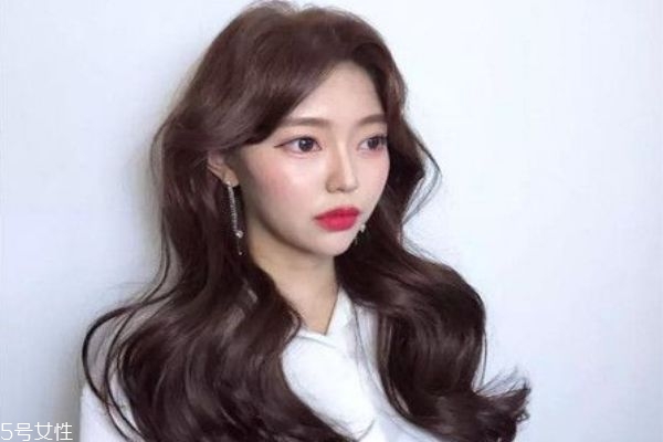 2019秋季染什么顏色好看不顯黃 2019秋季最新流行發色