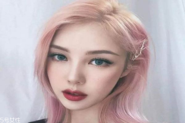 櫻花粉發色適合什么膚色 櫻花粉發色不漂可以染嗎