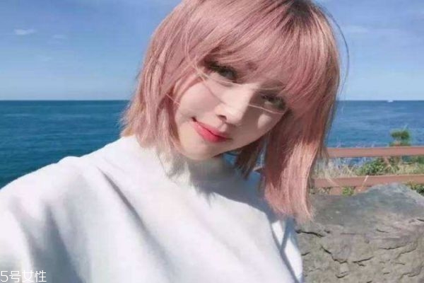 櫻花粉發色適合什么膚色 櫻花粉發色不漂可以染嗎