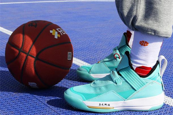 aj33 se和kd12哪個好 aj33se和kd12實戰對比測評