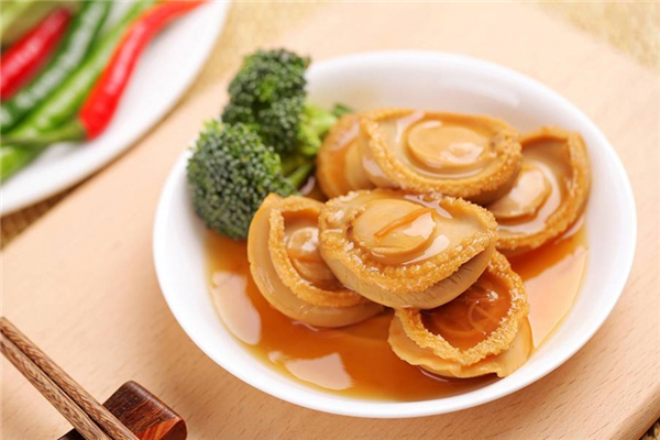 鮑魚怎么吃簡單又營養 餐桌上的美食
