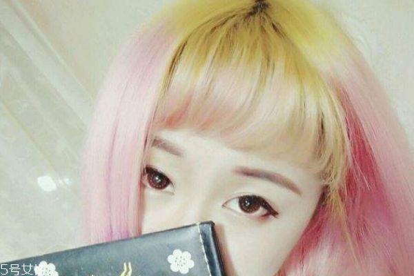 秋天最流行的頭發顏色是什么呢