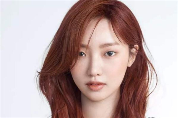 棕紅色發色適合什么膚色 棕紅色頭發適合年齡