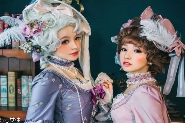 哪些發型適合洛麗塔 洛麗塔適合什么發型