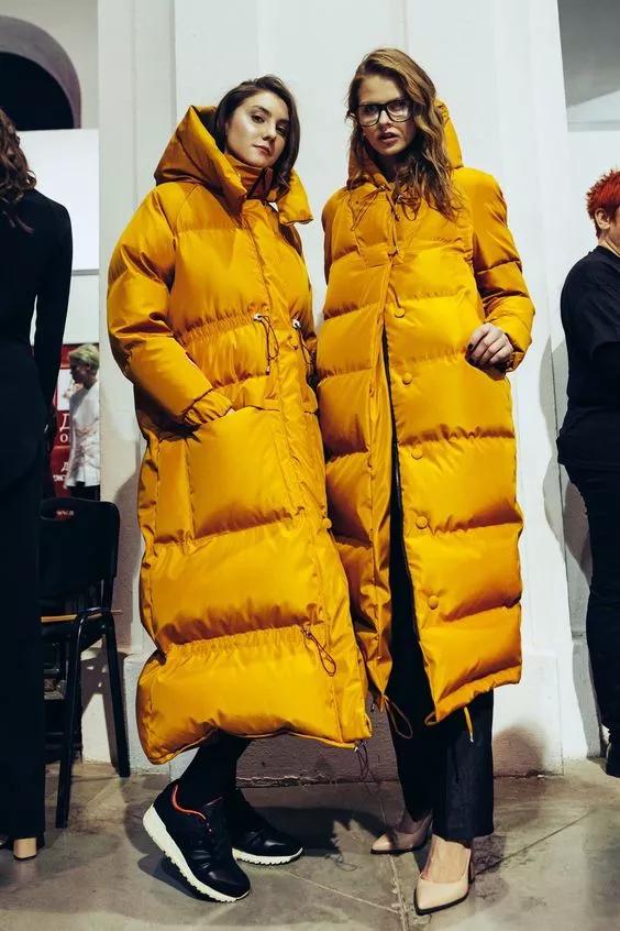 長款羽絨服內搭什么好看 越簡單越經典