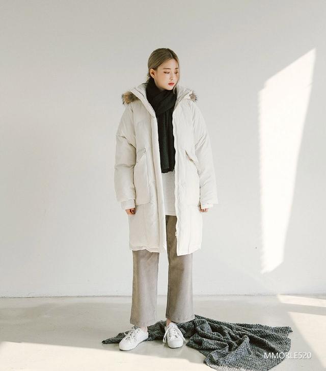 長款羽絨服內搭什么好看 越簡單越經典