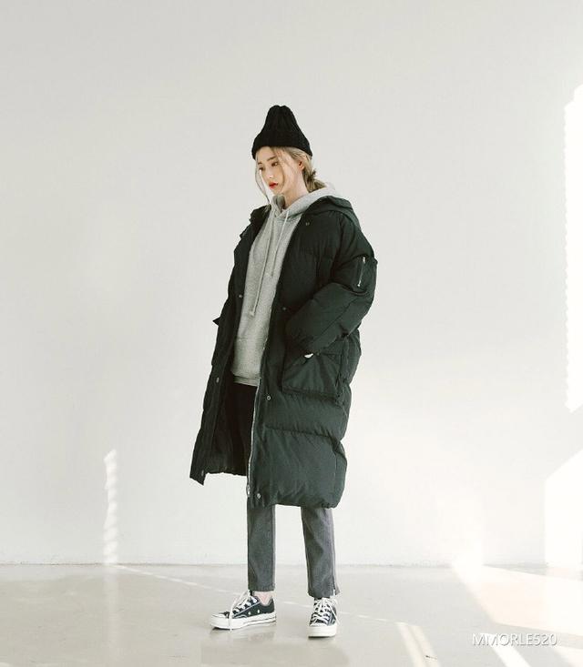 長款羽絨服內搭什么好看 越簡單越經典
