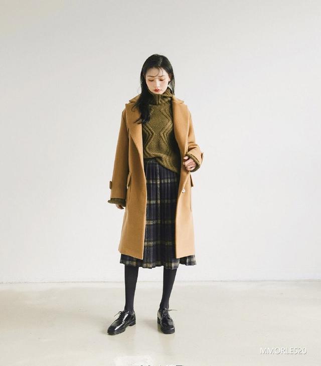 長款羽絨服內搭什么好看 越簡單越經典