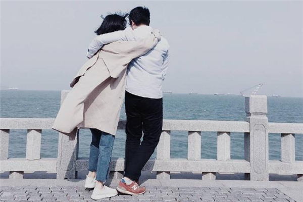 女朋友很忙怎么安慰她 女朋友很忙怎么關心她