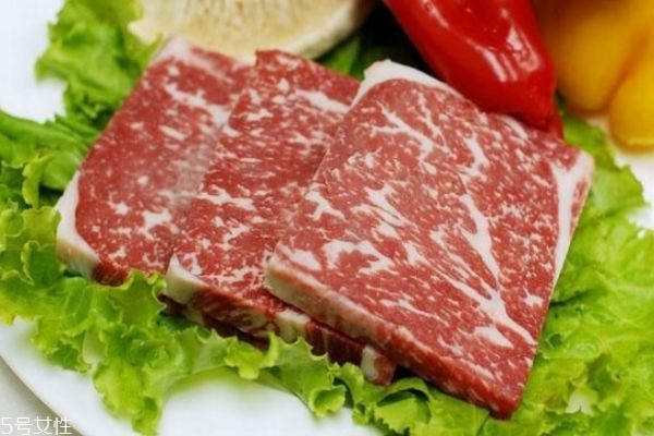 牛肉為什么那么貴 牛肉發綠光能吃嗎