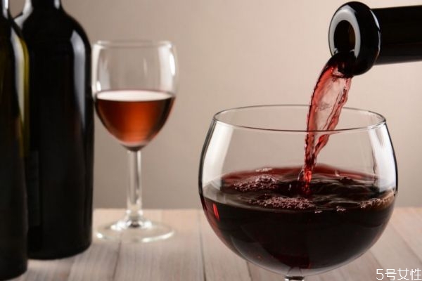葡萄酒有什么營養價值呢 喝葡萄酒有什么好處呢