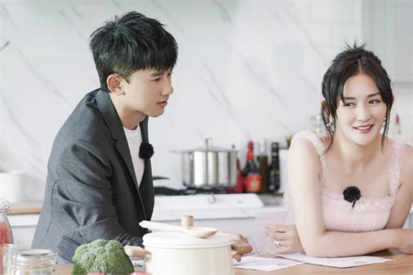 女生發害羞表情怎么回復 女生發害羞表情什么意思