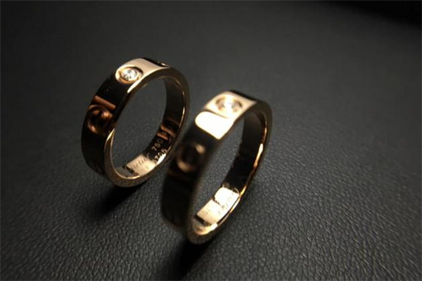 對戒買什么材質的好 對戒買鉑金還是黃金好