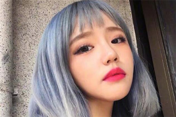 藍灰色適合什么膚色 藍灰色發色顯白嗎