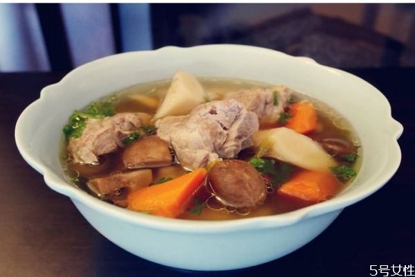 排骨有什么營養價值呢 排骨湯怎么做好喝呢