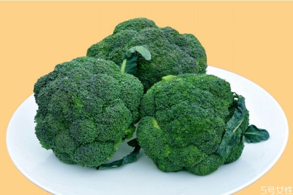 西蘭花可以生吃嗎 怎么吃西蘭花比較有營養呢