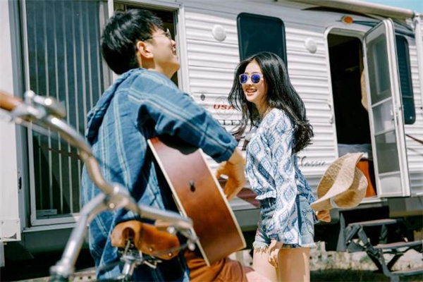 前任結婚了還能聯系嗎 前任結婚了還聯系我是什么意思