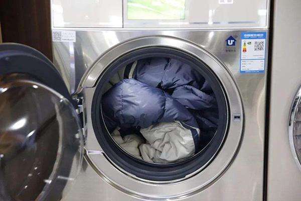 羽絨服洗后成團怎么辦 為什么羽絨服洗后會毛會成團