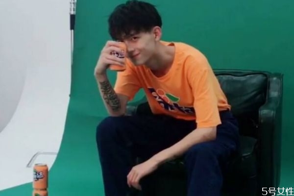 什么會引起男生吃醋 男人吃醋為什么不表現出來