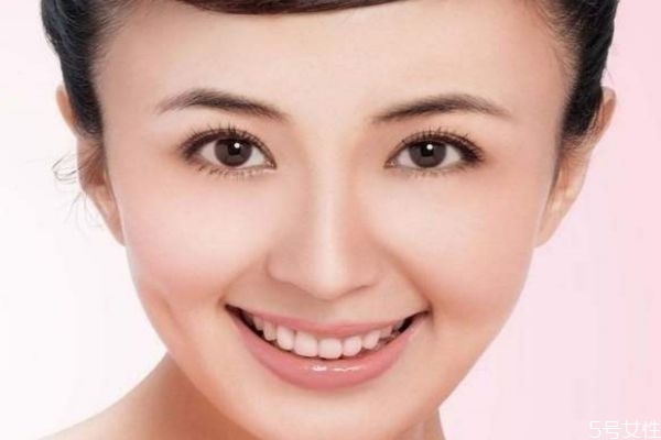 淚溝紋可以預防嗎 淚溝紋和眼袋的區別是什么呢