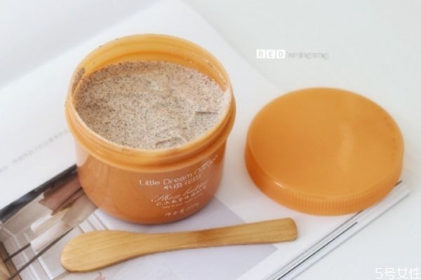 磨砂膏是干嘛用的 身體乳和磨砂膏的區別