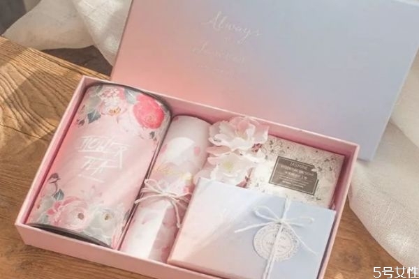 結婚送伴娘什么禮物好 結婚伴手禮送禮注意