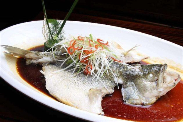 蒸鱸魚要腌多長(zhǎng)時(shí)間 鱸魚蒸出來(lái)很腥怎么辦
