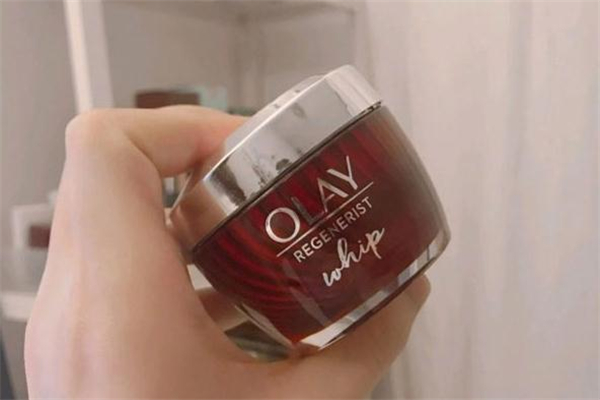 olay空氣霜適合什么膚質 olay空氣霜適合什么年齡