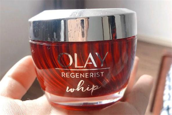 olay空氣霜適合什么膚質 olay空氣霜適合什么年齡