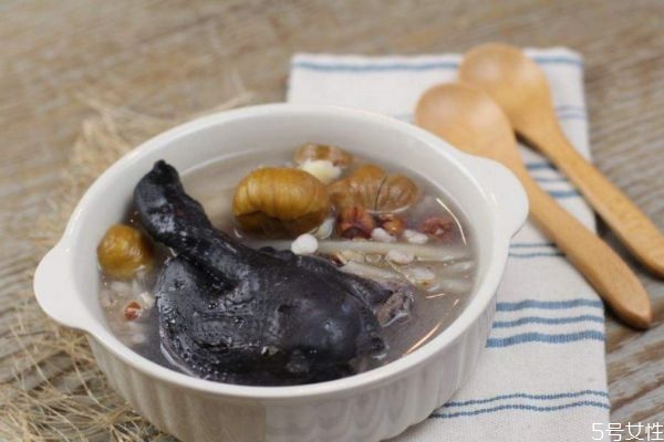 烏雞湯的熱量高嗎 喝烏雞湯會(huì)長(zhǎng)胖嗎