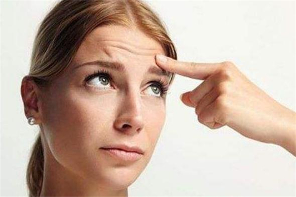抬頭紋形成的原因 怎么預防抬頭紋