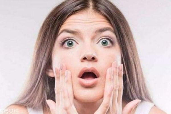 抬頭紋形成的原因 怎么預防抬頭紋