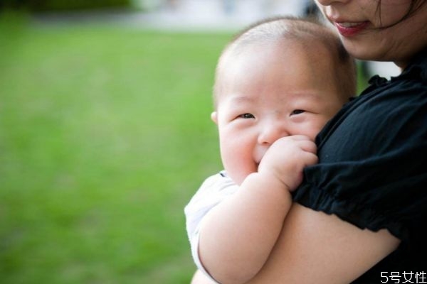 如何給寶寶取個好名字 新穎有涵養的名字推薦
