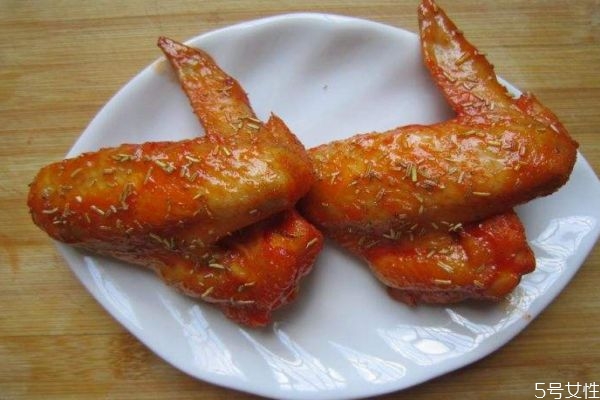 雞翅有什么營養價值呢 吃雞翅有什么好處呢