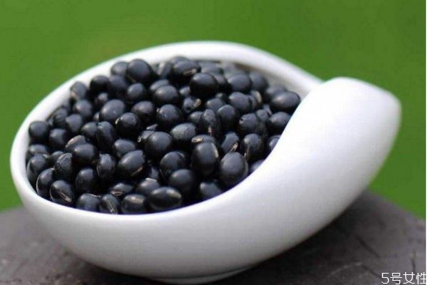 黑豆漿和豆漿有什么區別呢 黑豆漿營養價值有什么呢