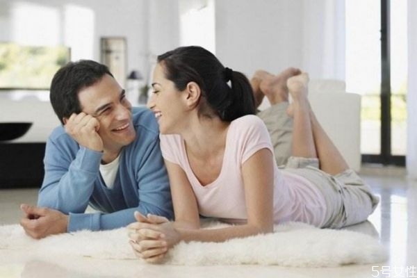 好男人應該為老婆做什么事 男人寵妻子的表現細節