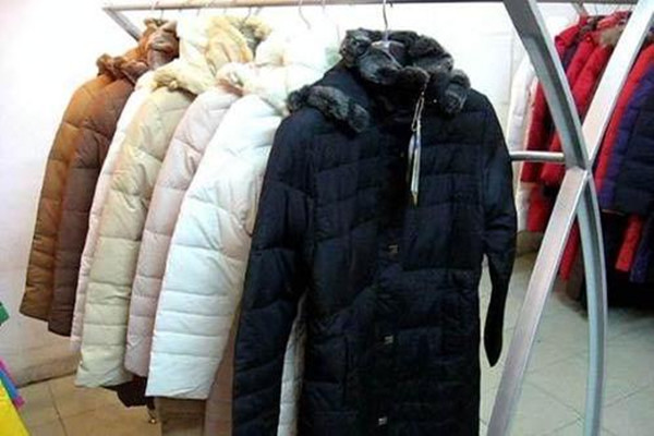 羽絨服發霉的原因 羽絨服發霉了怎么洗 