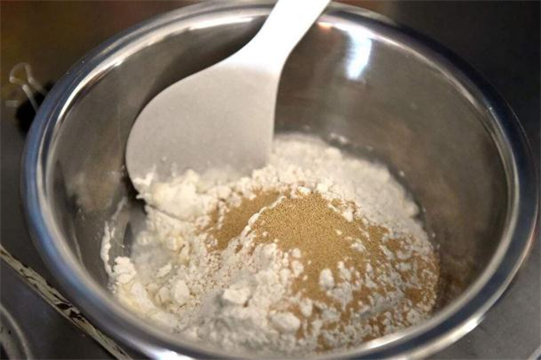 冬天酵母粉怎樣發面快 冬天酵母發面多長時間最好