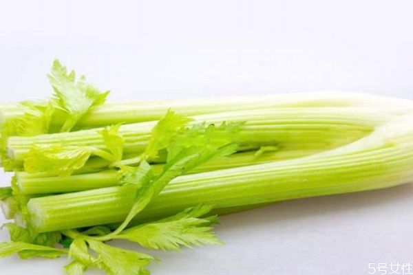 什么是西芹呢 西芹有什么營養(yǎng)價(jià)值呢