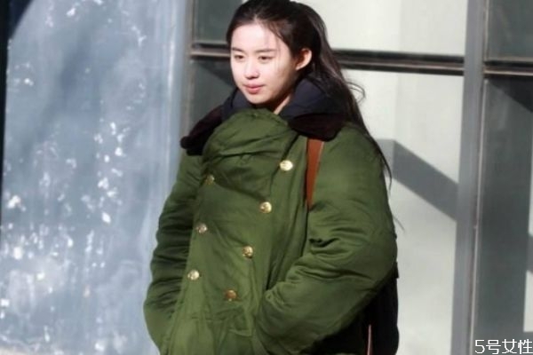 軍大衣是哪里生產的 軍大衣冬天穿出去違法嗎