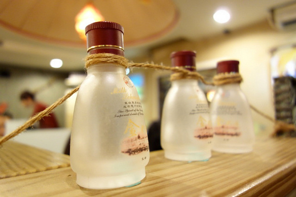 白酒和啤酒哪個熱量高 白酒喝多少度對身體好