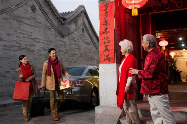 婚后過年應該給婆婆錢嗎 婚后過年給父母多少錢