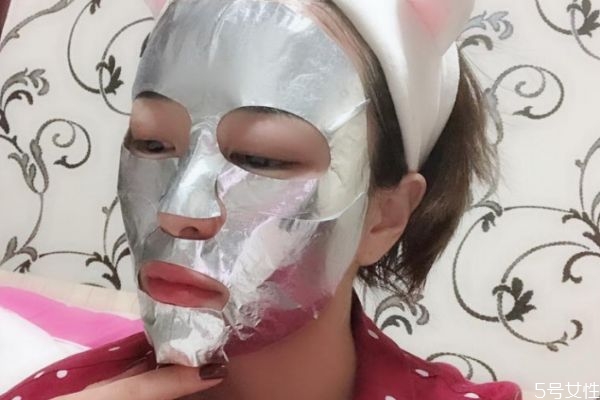 雅詩蘭黛鋼鐵俠面膜成分有哪些 鋼鐵俠面膜敷多久會發熱